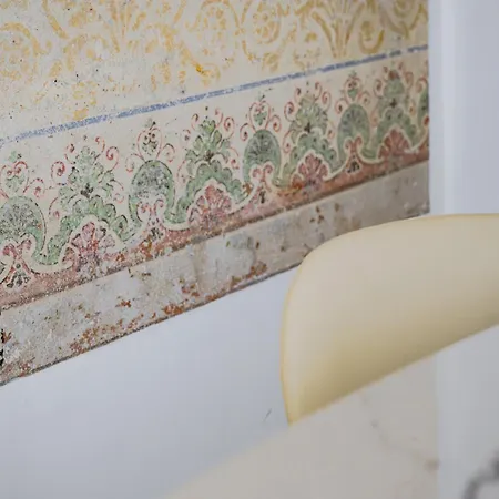 - Frescoes Elegance