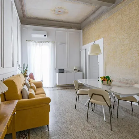 - Frescoes Elegance Appartement *