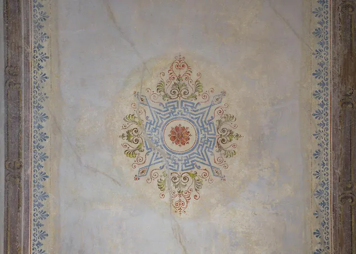 - Frescoes Elegance شقة فلورنس